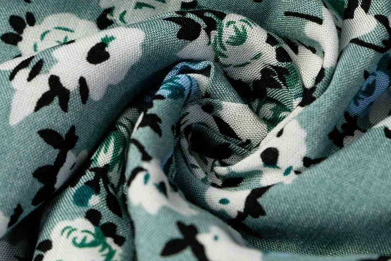 

2020 European and American new female solid color ruffled sexy V-neck comfortable and non-sense strapless vest top