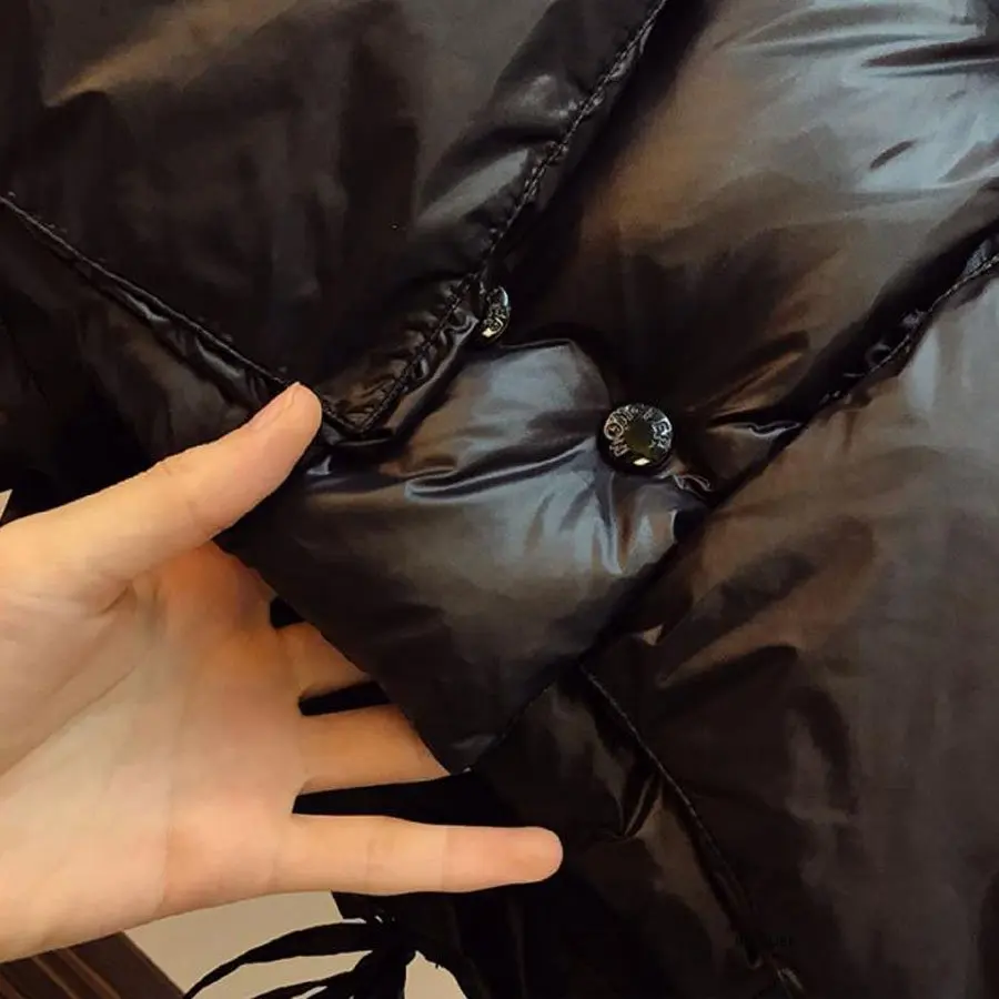 Женский зимний черный жилет с хлопковой подкладкой и воротником-стойкой |