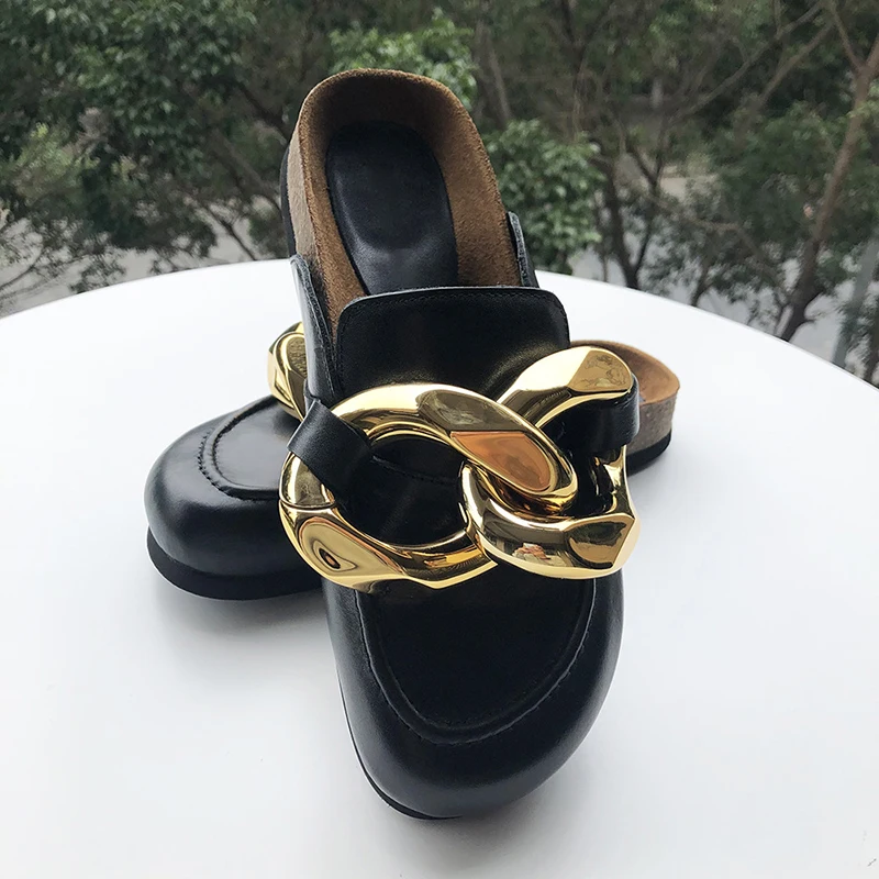 

2021 Brand Design Women Slipper Fashion Big Gold Chain Sandals Round Toe Slip On Mules Flat Heel Casual Slides Shoes Woman