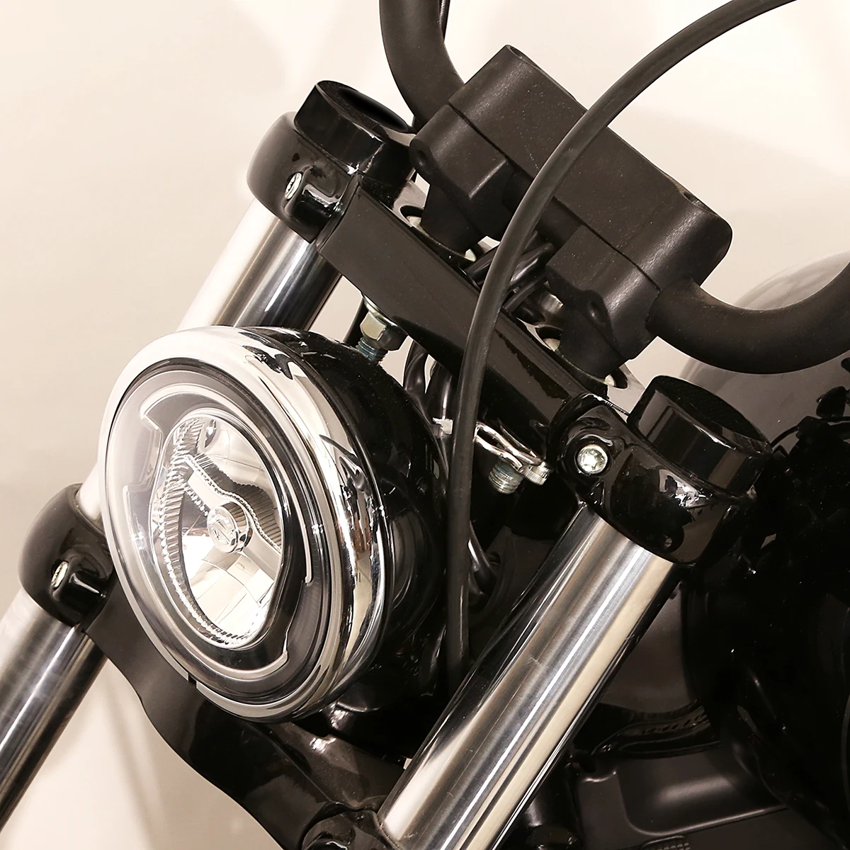 Блестящие черные верхние вилки для HARLEY SOFTAIL STREET BOB 2018 2020 модель FXBB|Накладки и
