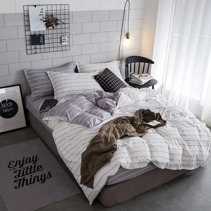 Комплект постельного белья в полоску с пододеяльником и | Дом сад