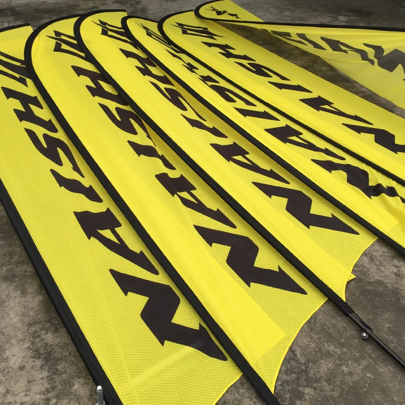 Пляжный флаг двухсторонний под заказ в форме пера и каплевидной формы наружный