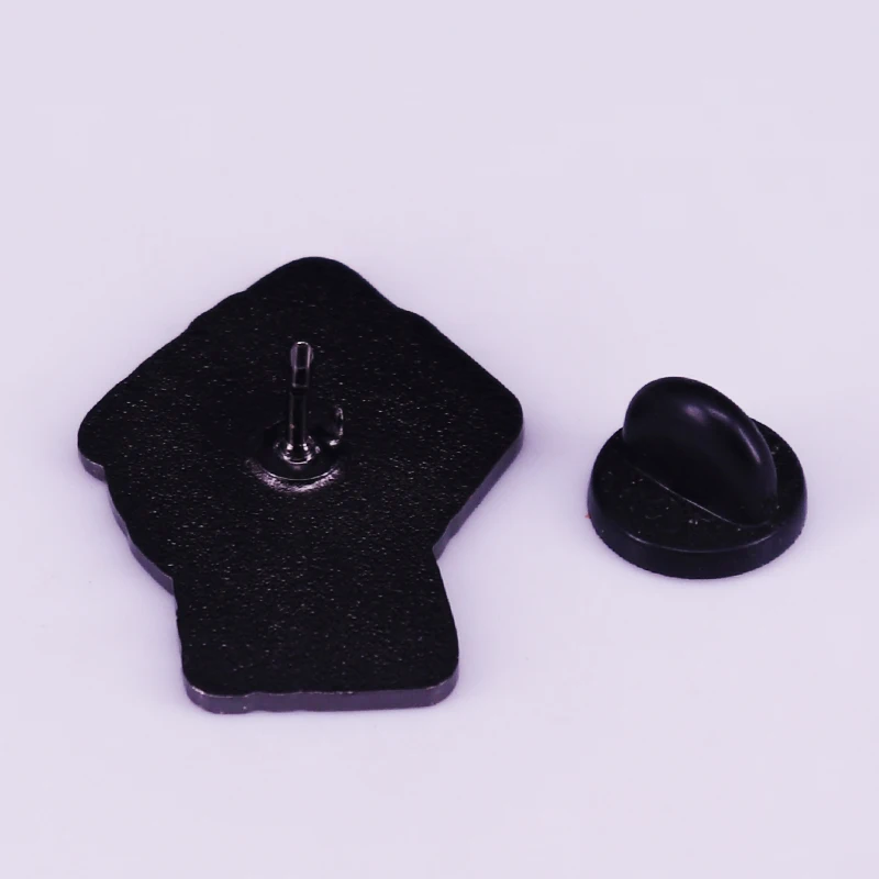 Черная брошь в виде живой материи приподнятый сжатие значок кулака черная