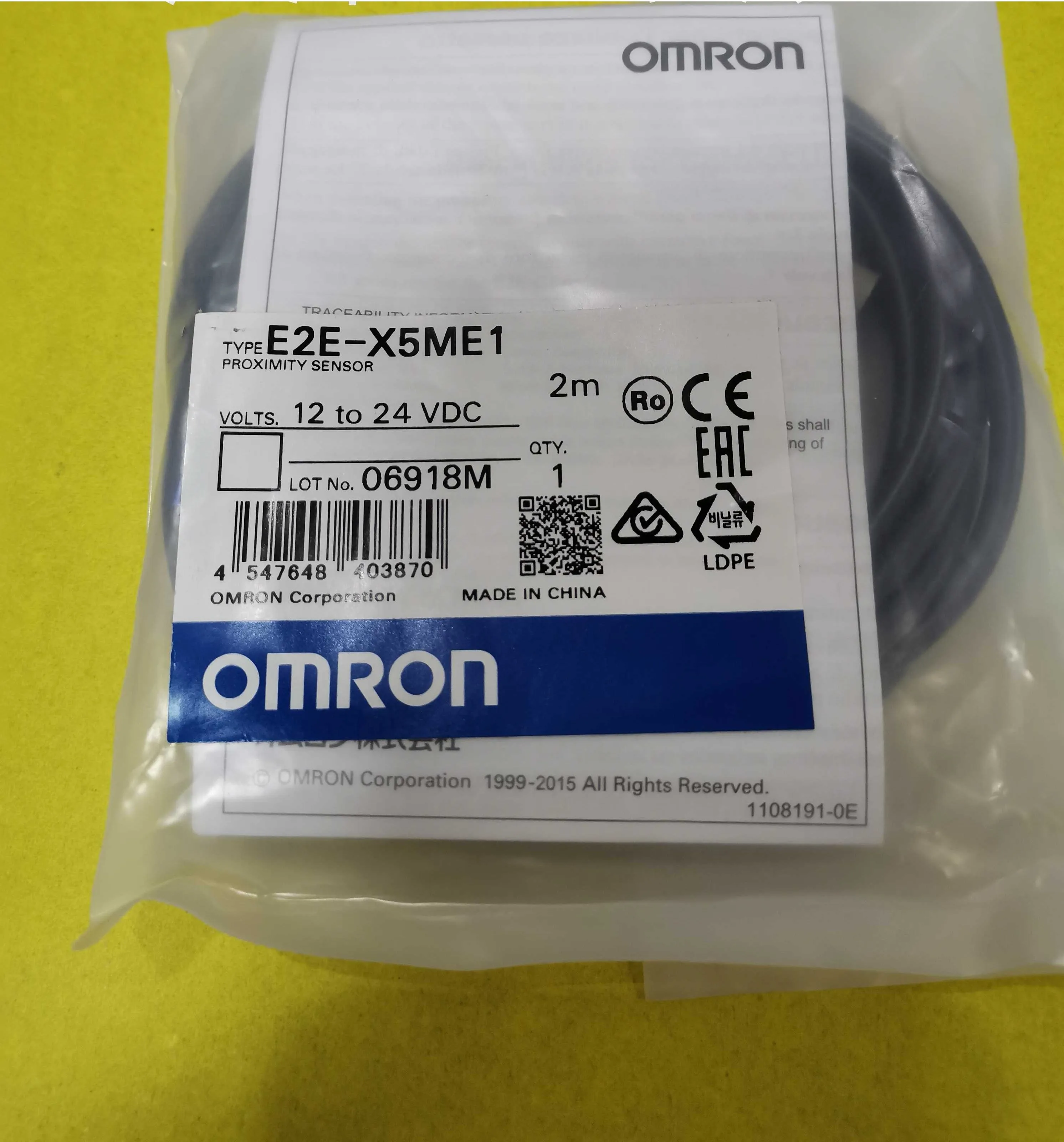 

Omron E2E-X5ME1 new original authentic proximity switch sensor