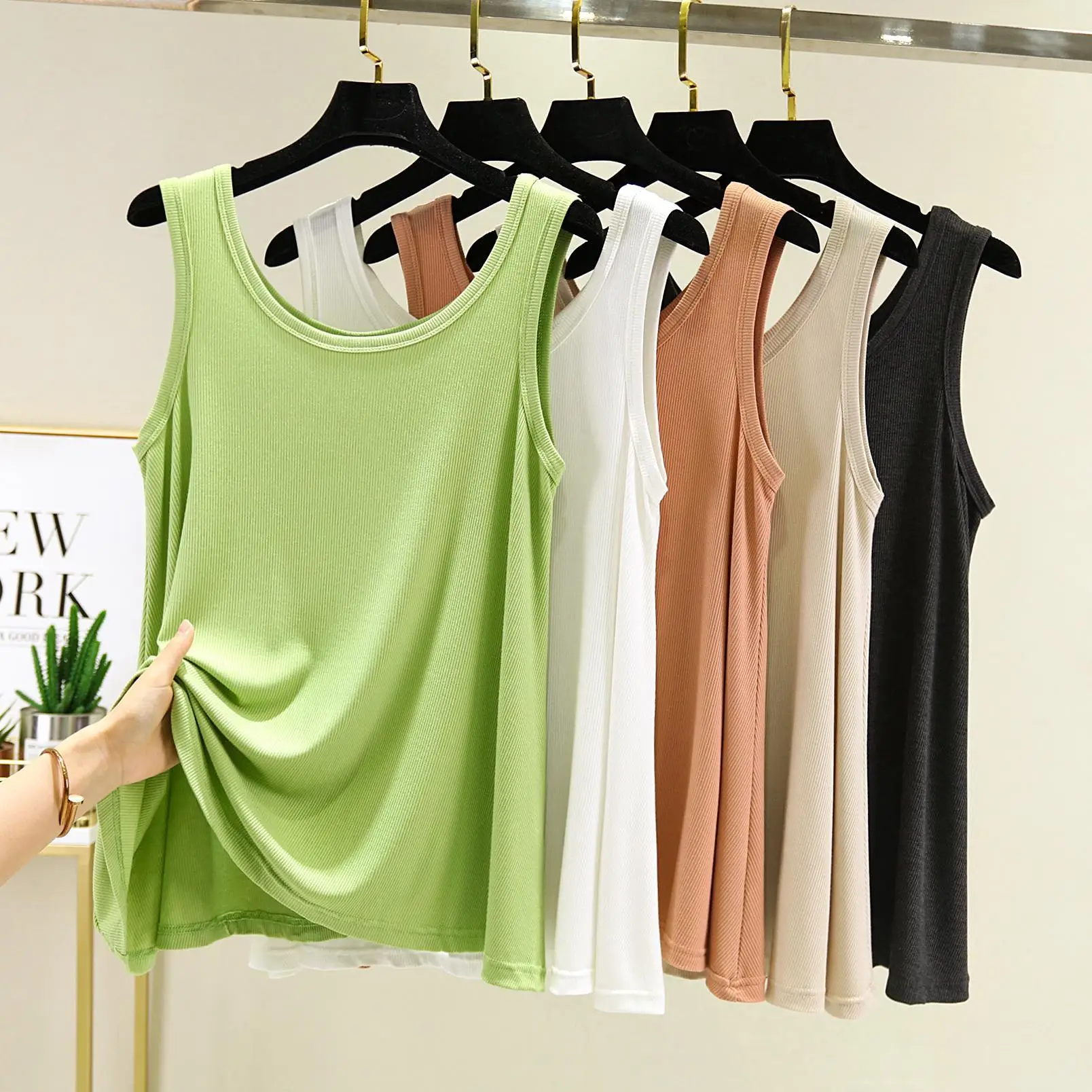 

Women 2021 Spring Autumn New Fashion O-neck Vest Tops Femae Solid Color Sleeveless Tops Ladies Loose Bottoming Vest Tops D896