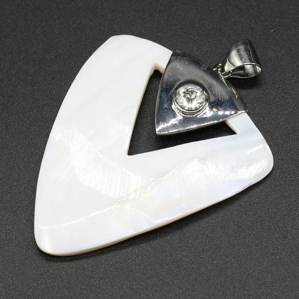 

1pcs Natural Shell Triangle Mother of Pearl Shell Pendant for Earring Necklace Jewelry Making for Women Gift Size 48x55mm