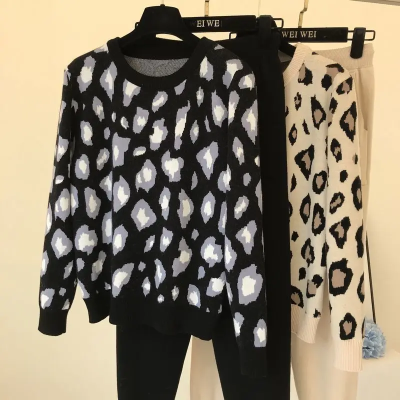 

2021 spring and autumn new sweater set, leopard print pullover, long sleeve T-shirt + simple Leggings set