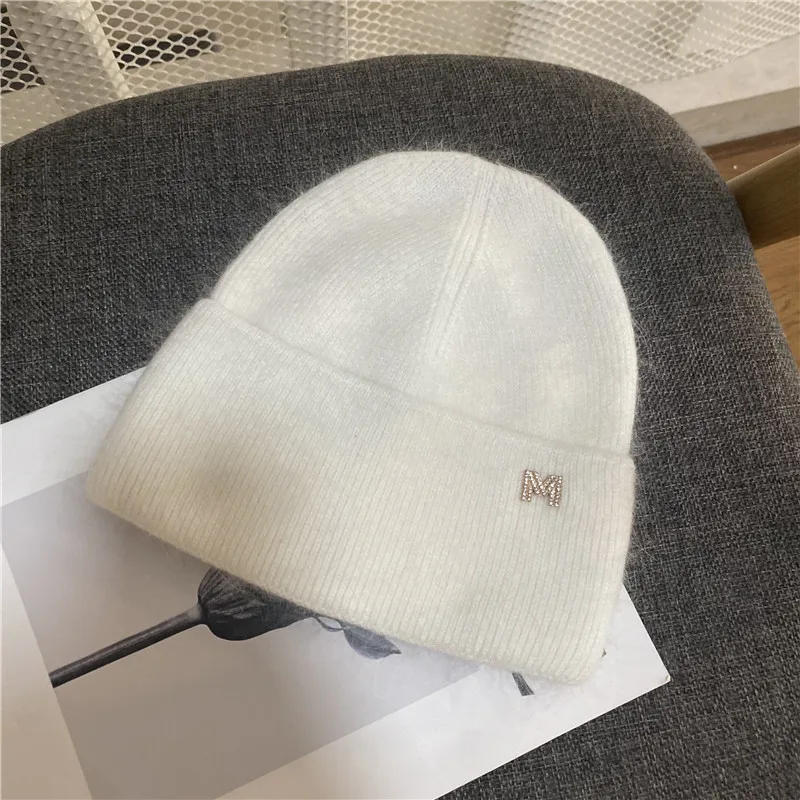 Вязаные шапки известного бренда из кроличьего меха облегающие женская зимняя