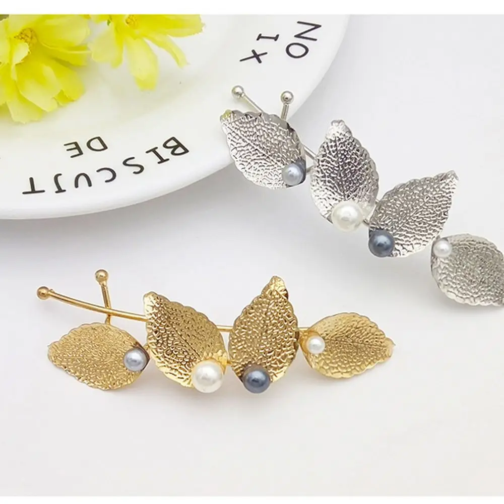 

New arrivals Korean fashion retro metal hairpin four leaves pearl side clip hair accessories for girls women gift