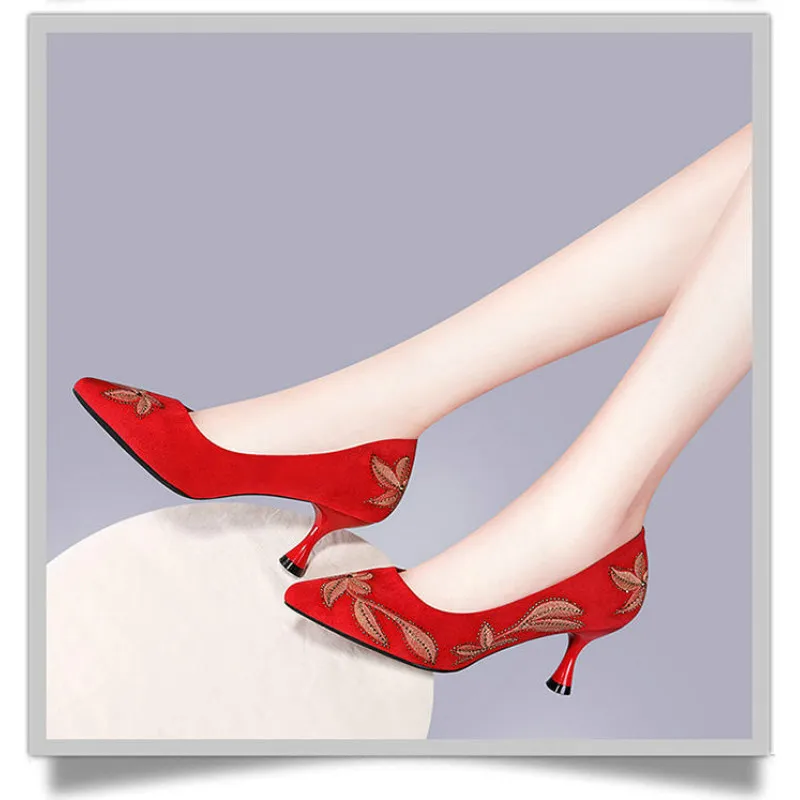 

High Heels Fashion Spring Pointed Embroidery Dress Shoes Design Wild Faux Suede Pumps High Heels Black Red Women's Shoes W27-36
