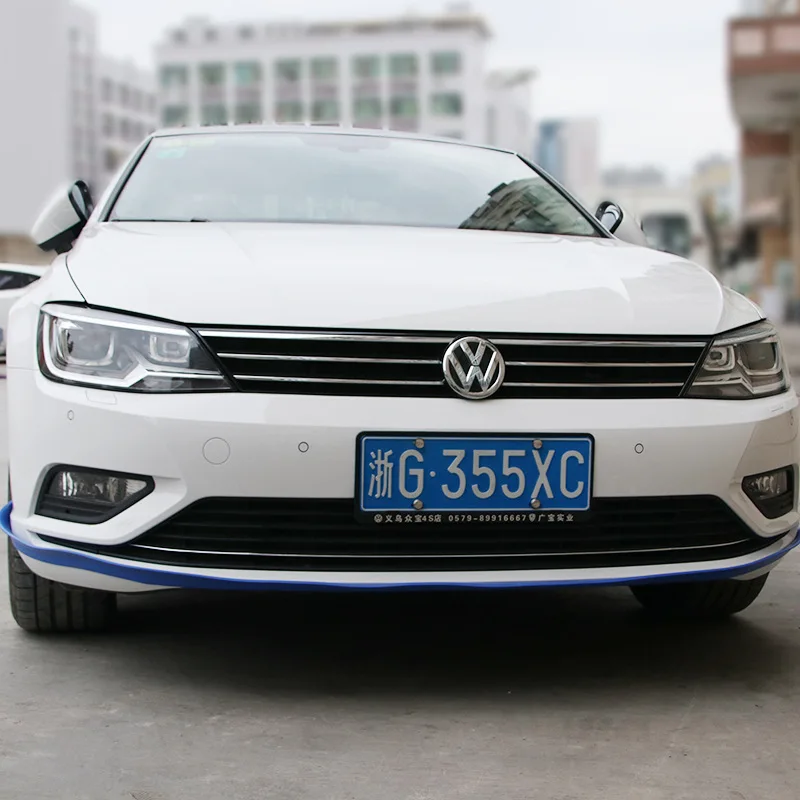 Перед передним автомобилем для губ окруженная полоска предотвращения