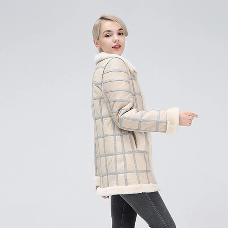 Natural Wool Sheep Shearing Autumn Winter Women's Tops Warm Leather Coat Women Vest New Fashion Sheepskin Sweater Vest Coat