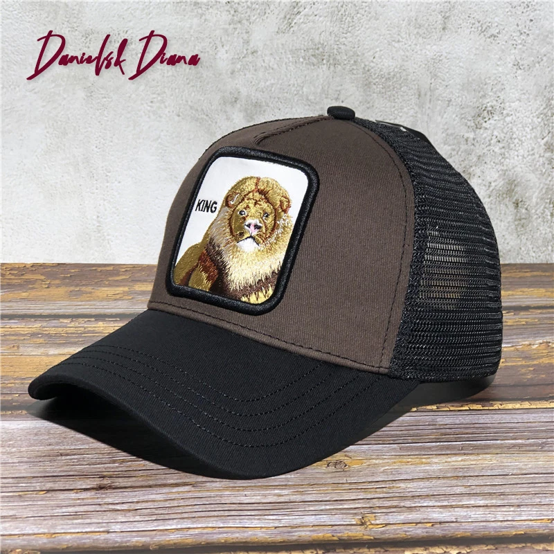 

Exquisite animal cartoon Dog Horse embroidery baseball net cap spring summer dad hat sunshade Gift adjustable truck driver cap