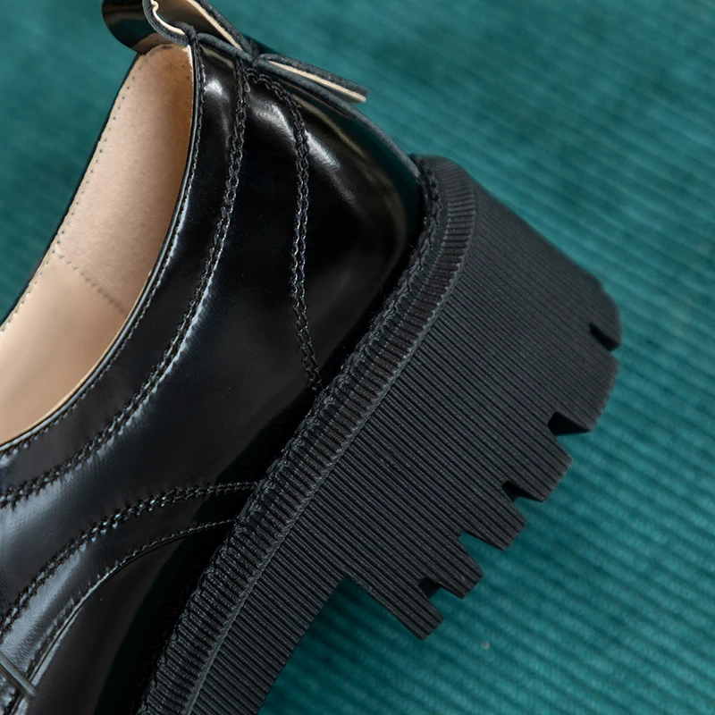 

2021 Spring New Leather Shoes Women Brogue Shoes Round Toe Lace Up Casual Shoes Girls Students Leather Platform Flat Shoes