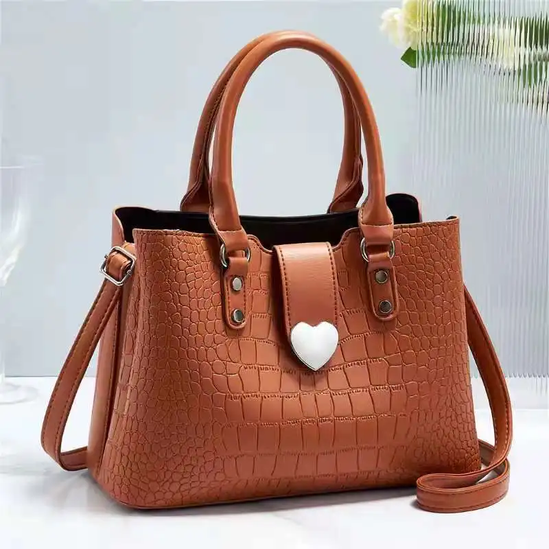 

Женские сумки 2022 новые стильные европейские и американские большие сумки Элегантная модная вместительная трендовая женская сумка через пл...