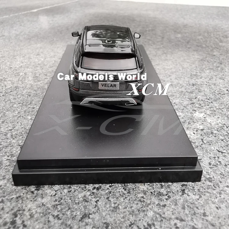 Литая под давлением модель автомобиля для ЖК-моделей Velar 1: 64(серый)+ маленький подарок
