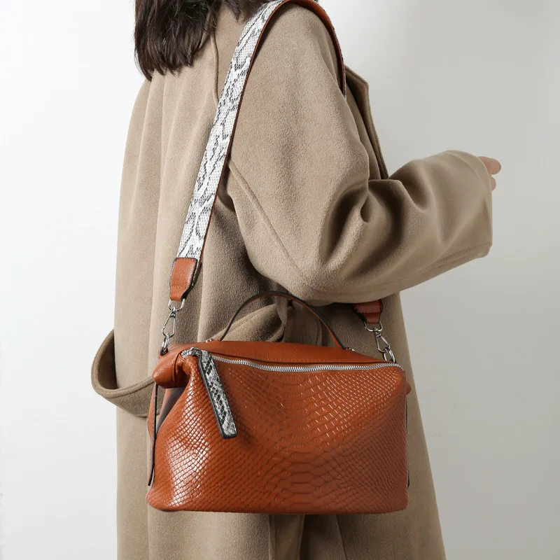 

Brand design Crocodile pattern women handbag luxury Simple PU leather Wide strap female shoulder bag big Boston Totes bolsas