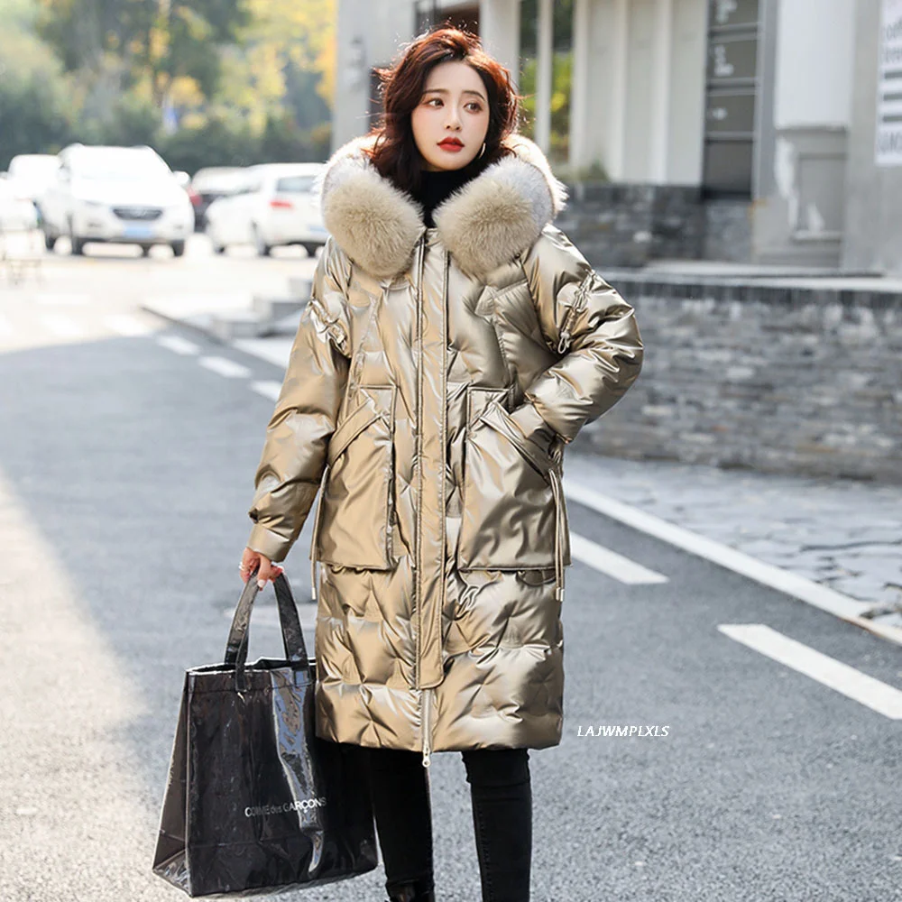 

Женская куртка на белом утином пуху, пуховик с капюшоном и большим воротником из лисьего меха, блестящая парка на зиму 90%