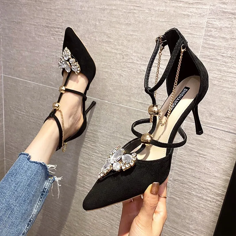 

Женские босоножки с острым носком, сандалии из искусственной кожи на высоком каблуке с металлическим украшением, лето 2021