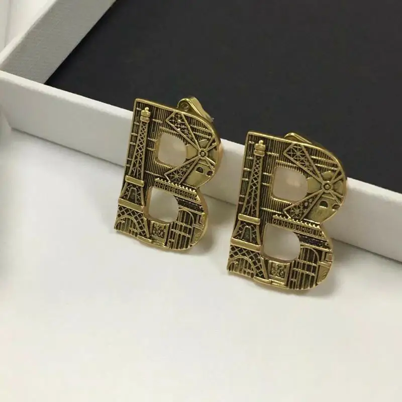 

New Paris home European and American retro letter B Earrings embossed feeling old personality fashion small exaggera