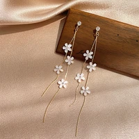 2021 new fashion asymmetric tassel flower earrings for women korean style white daisy rhinestone earring girl party jewelry gift