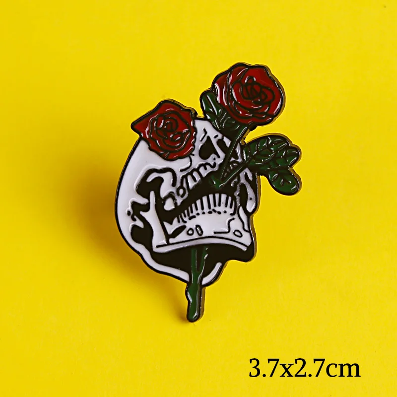Черные белые значки в виде черепа розы цветов любовь и смерть заколки на лацкан