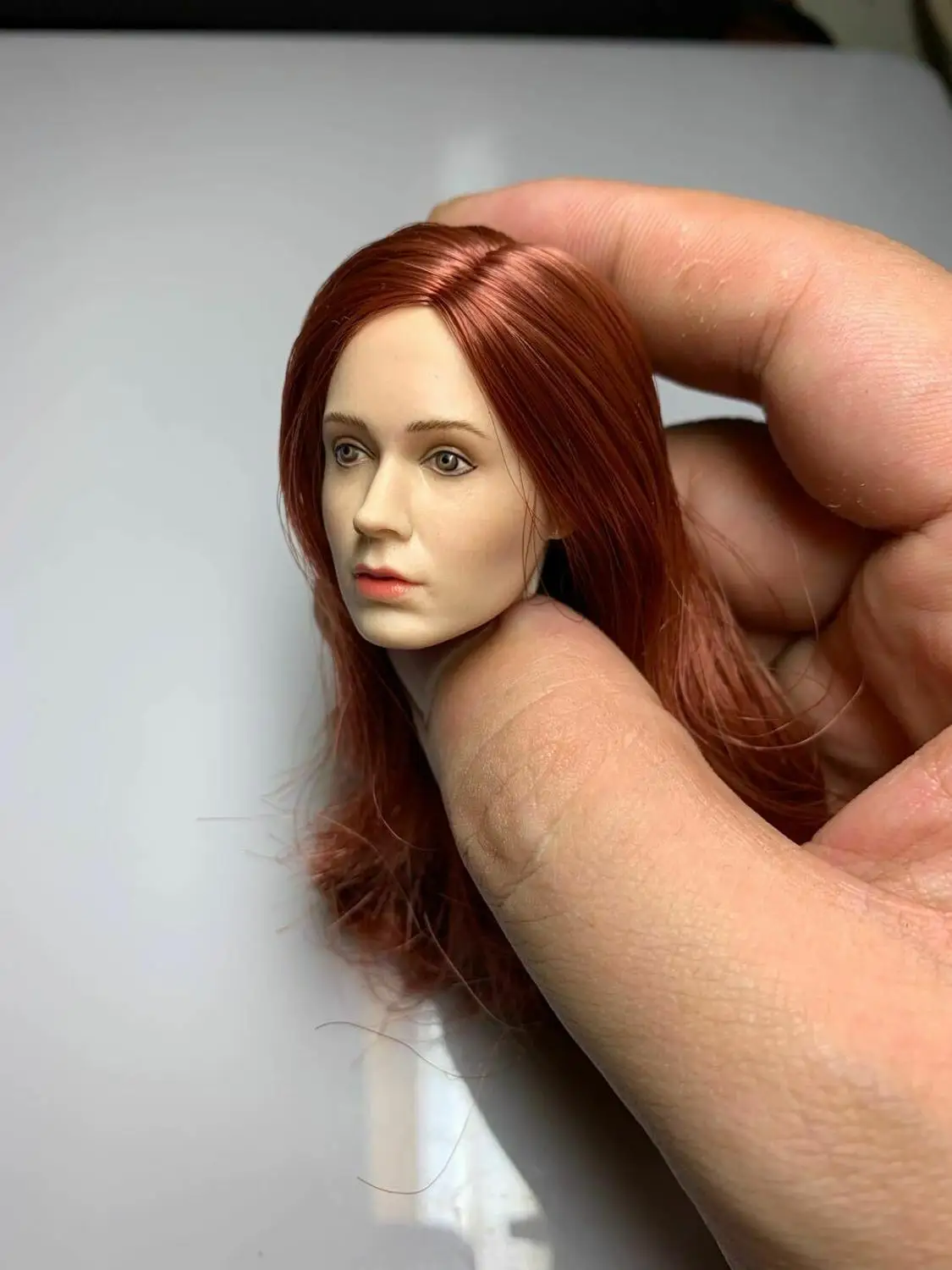 Модель 1/6 года европейская сценическая голова с красными волосами Karen Gillan Nebula