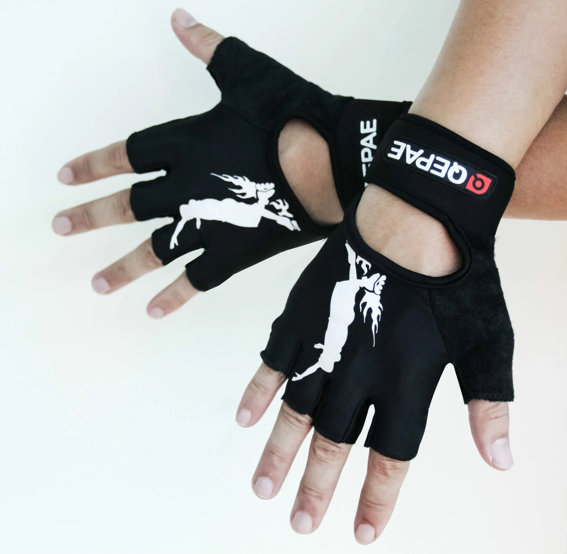 

QEPAE Roller Skating Gloves Skateboard Gloves Skating Gloves Sports Equipment Palm Breathable Half-finger Gloves