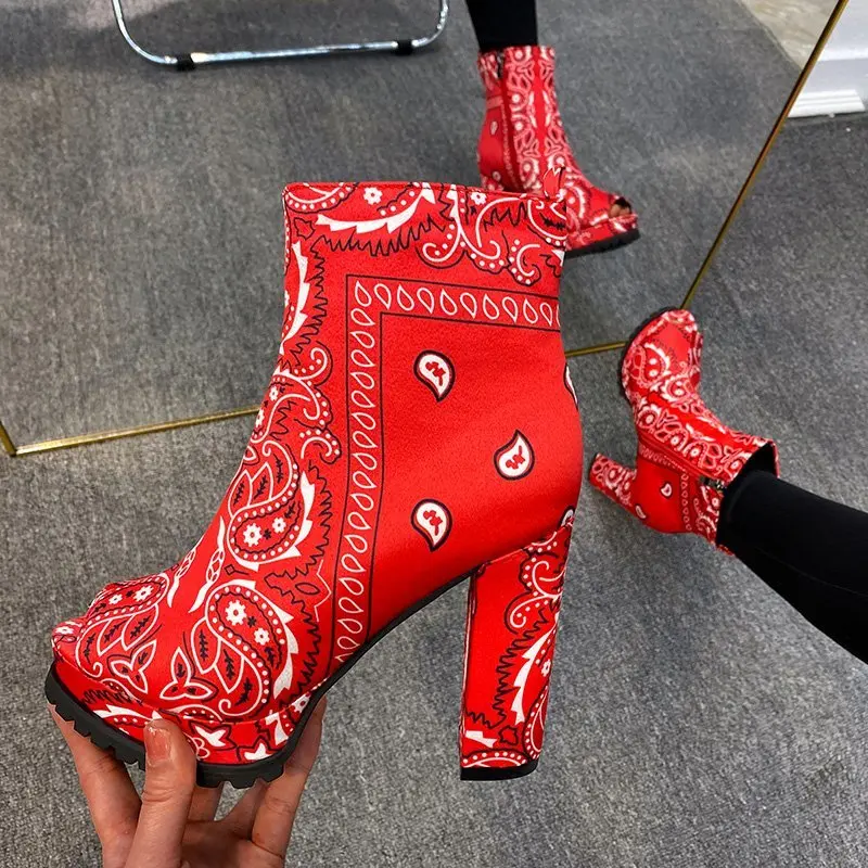 Женские босоножки Новинка 2020 года Повседневная женская обувь из флока с открытым