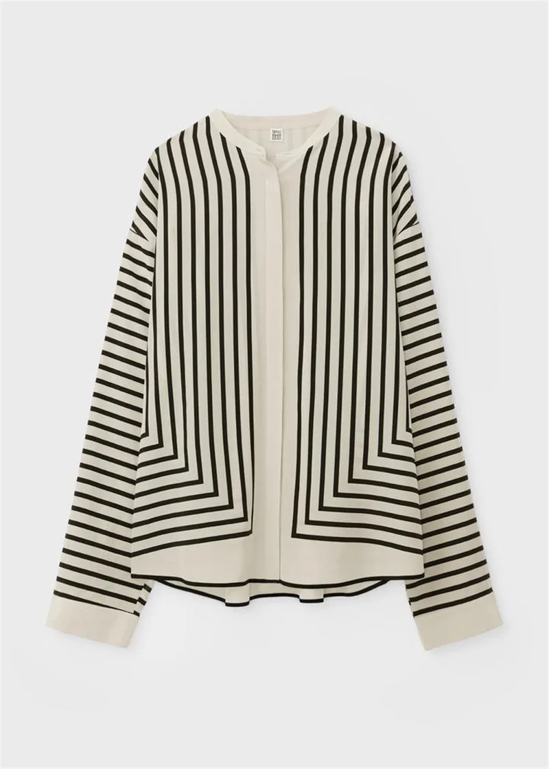 Рисунок 4 - Женская блузка с принтом