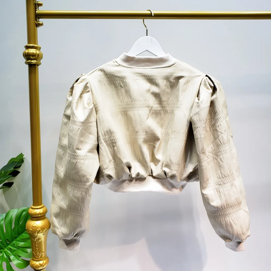 L77street PU embossed sheepskin soft French lantern sleeves short paragraph plus cotton padded cotton clothing leather jacket