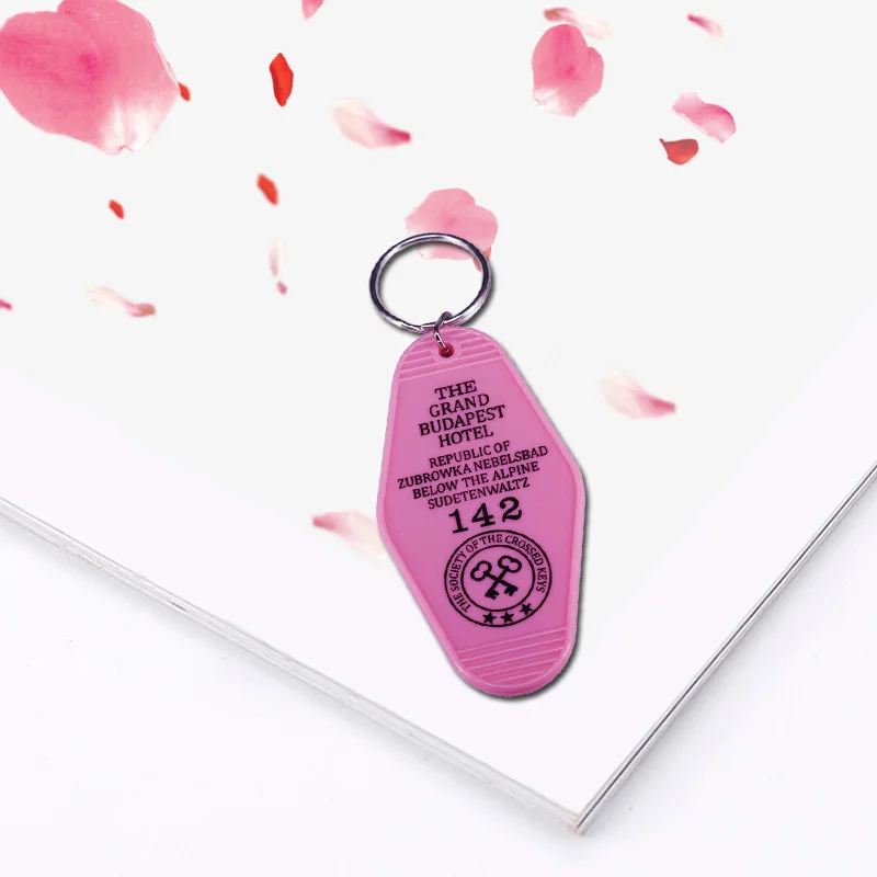 GBH Wes Anderson film Hotel Motel Keychain 142 Республика Zubrowka Key Tag M. Gustave Rudeness-это просто выражение