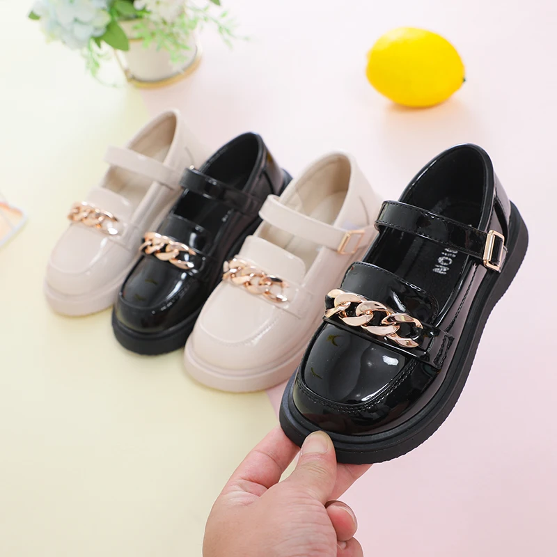 

Spring Kids Leather Shoes Black Loafers Metal Chain Slip on Shoes Girls Casual Shoe Sneakers White Boat Shoe For Children 3-12