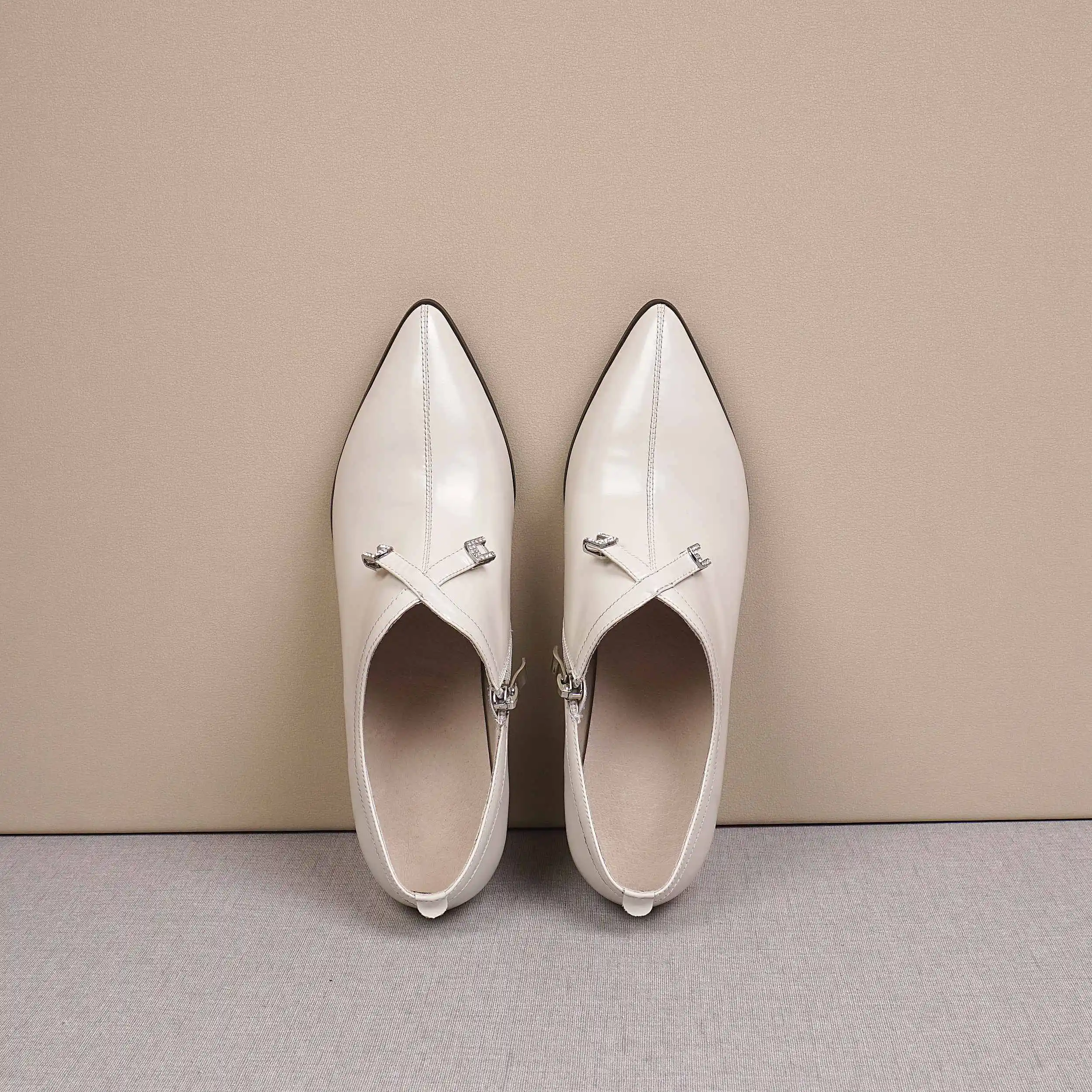 Элегантные однотонные туфли Krazing pot в простом стиле из натуральной кожи с