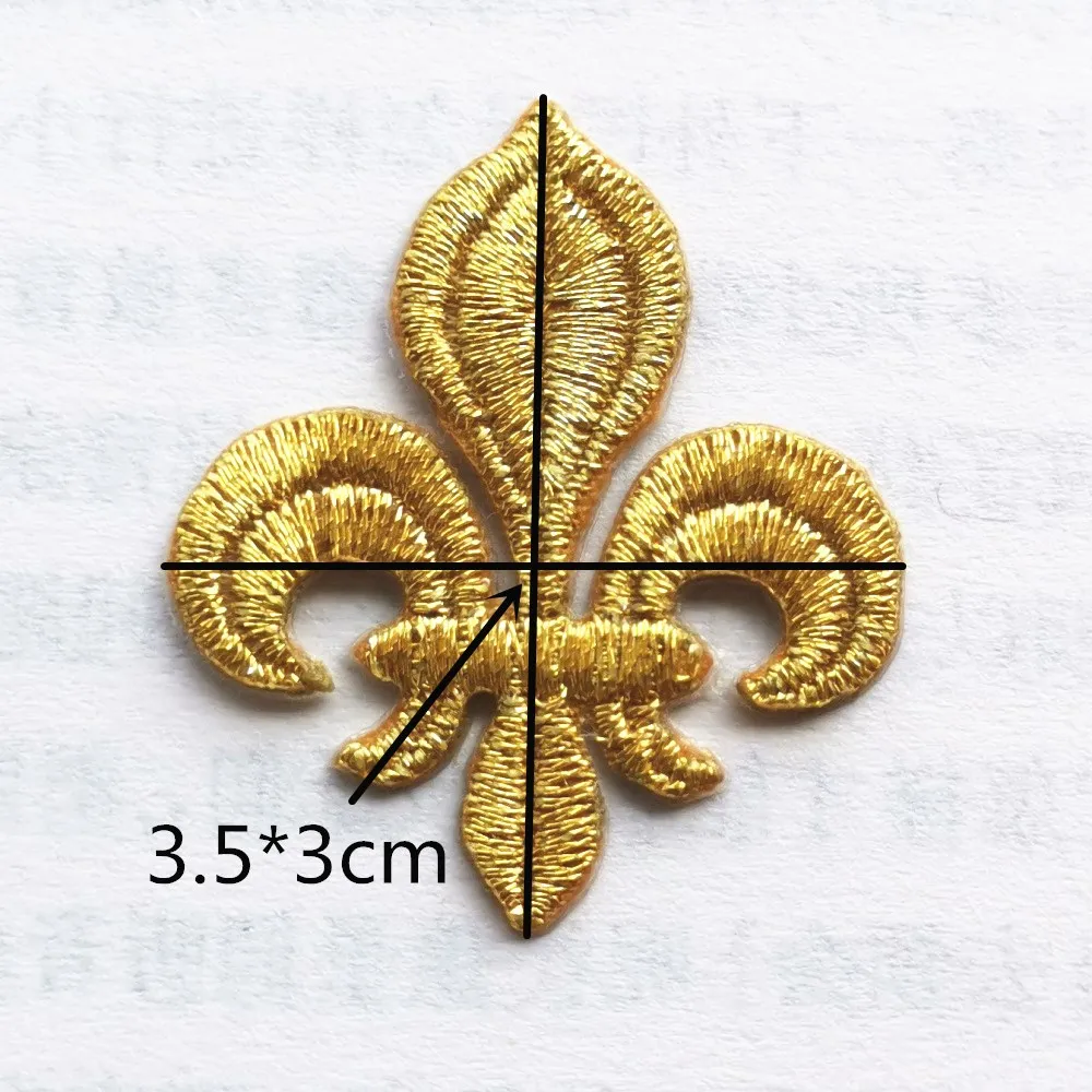 Утюг на патчи с золотистым расшитым узором Цветочная аппликация Рождество