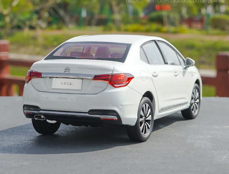 Новинка 1:18 Dongfeng Citroen C4L литая под давлением Модель автомобиля игрушки для детей рождественские подарки коллекция
