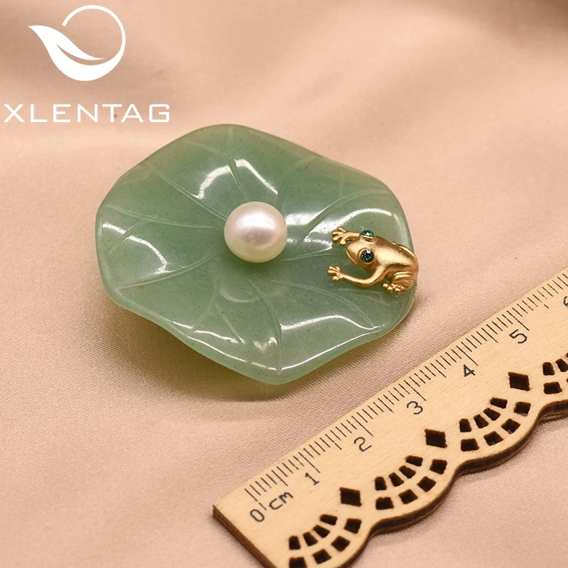 

XlentAg Romantic Natural Lotus Leaf Frog Brooch Women Accessories Love Best Friends Anime Funny Pins Luxury Boho Jewerly GO0051