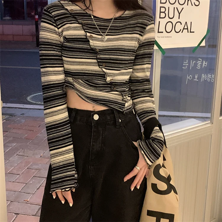 Футболка в полоску с длинным рукавом и асимметричными пуговицами|Футболки| |