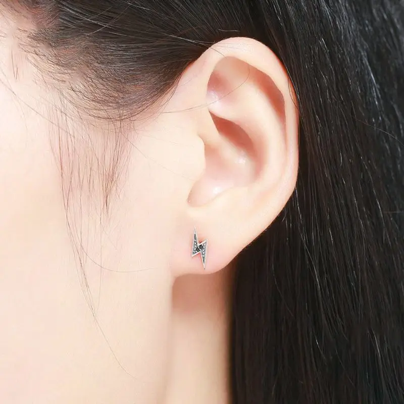 

Lightning-shape Stud Earring 925 Sterling Silver Inlaid Zircon Earring for Women