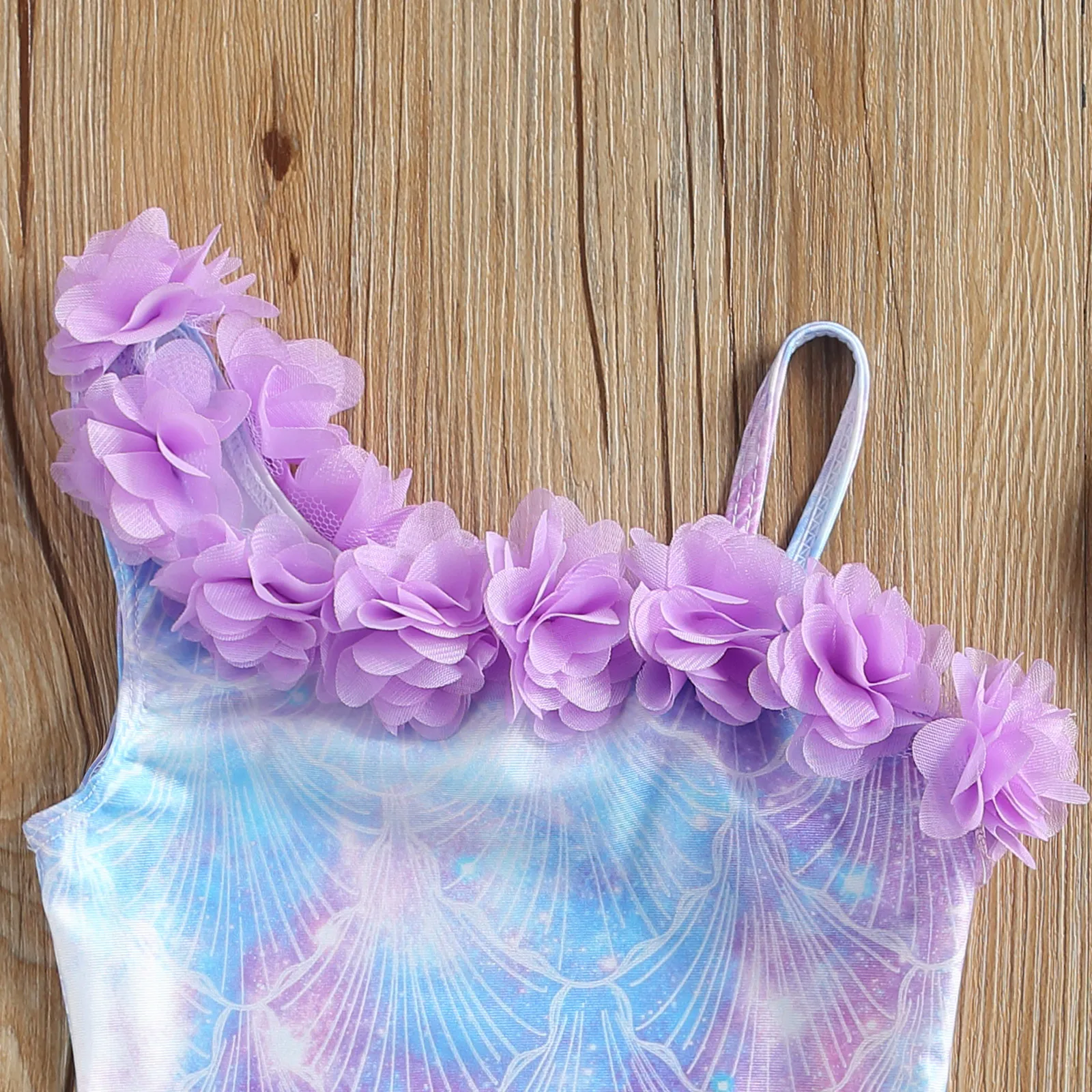 Цельнокроеный купальник для маленьких девочек без рукавов с принтом ракушек