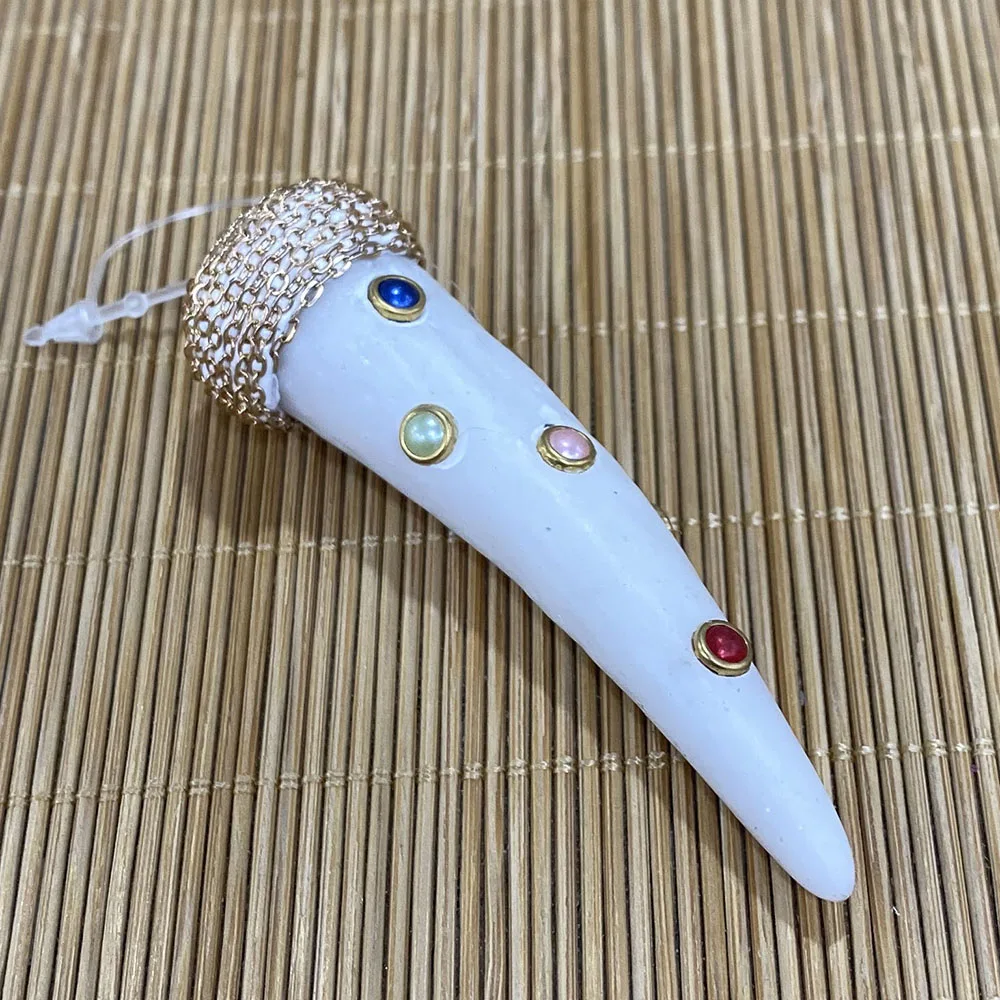 

Chili Shape Resin Inlaid Diamond Pendant Personalized Fashion Suitable for DIY Necklace Earrings Handmade Jewelry Accessories