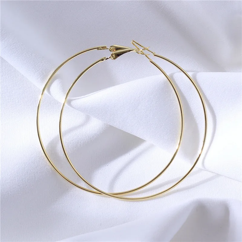 Женские гладкие серьги кольца оверсайз золотого и серебряного цвета вечерние