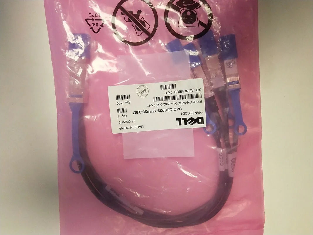 

FOR Dell ASSY CABLE Q28-4XS28 25G CU .5M CN-02CGD4 2CGD4 Test ok