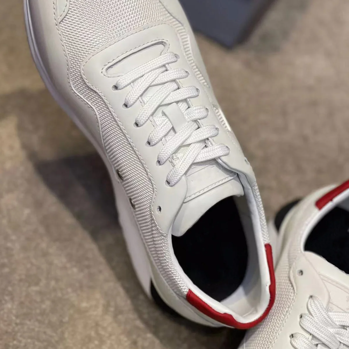 

Summer Breathable Men's running shoes Super Light Casual Shoes Male Tenis Masculino Sneakers