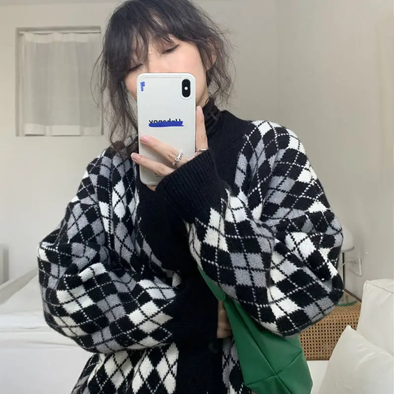 

Spring and autumn plaid coat Korean college style sweater knitting cardigan women's lazy retro diamond versatile wear