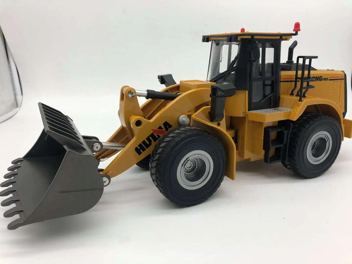 Latest 2020 December version 1/24 scale Huina 1567 RC Wheel Loader 7.4V 600mAh 9 channels for over 8 years old US/CANADA/AU/EU enlarge