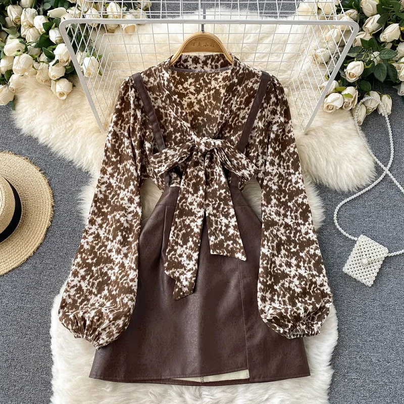 

Женская свободная рубашка с рукавами-фонариками и принтом, из ПУ кожи