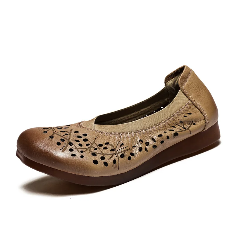 

2021 new leather hollow out women's shoes soft sole square head shallow hole shoes cow bottom mother's sandals