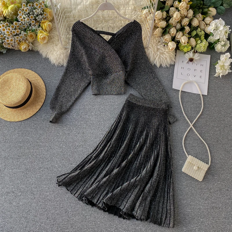 

Suit Bright Silk Batsleeve Sweater Pleated Skirt Set Sparkling Sweater Pleated A-line Skirt Women Fashion 2pcs