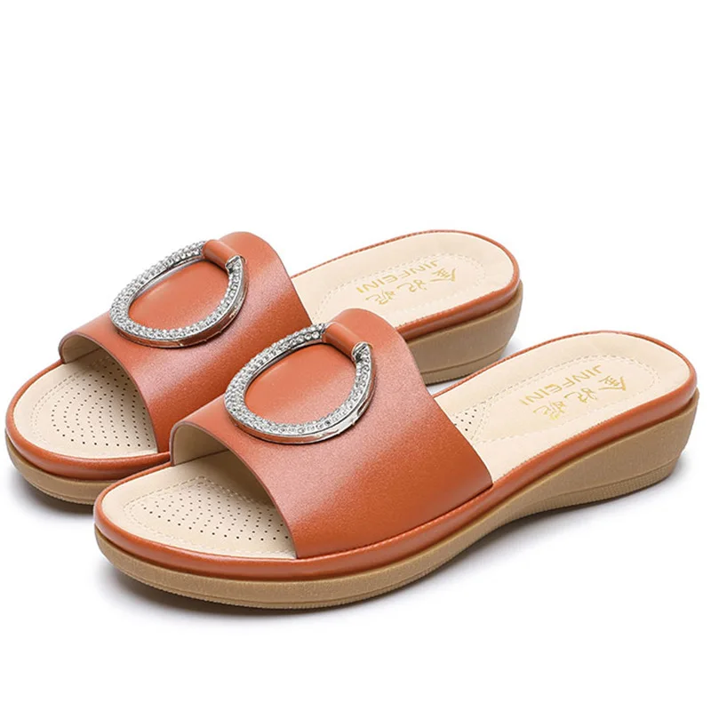 

Flat Shoes Female On A Wedge Low Rivet House Slippers Platform Luxury Slides Summer Clogs Woman Big Size Pantofle Designer Beach